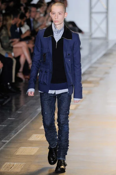 Look 11